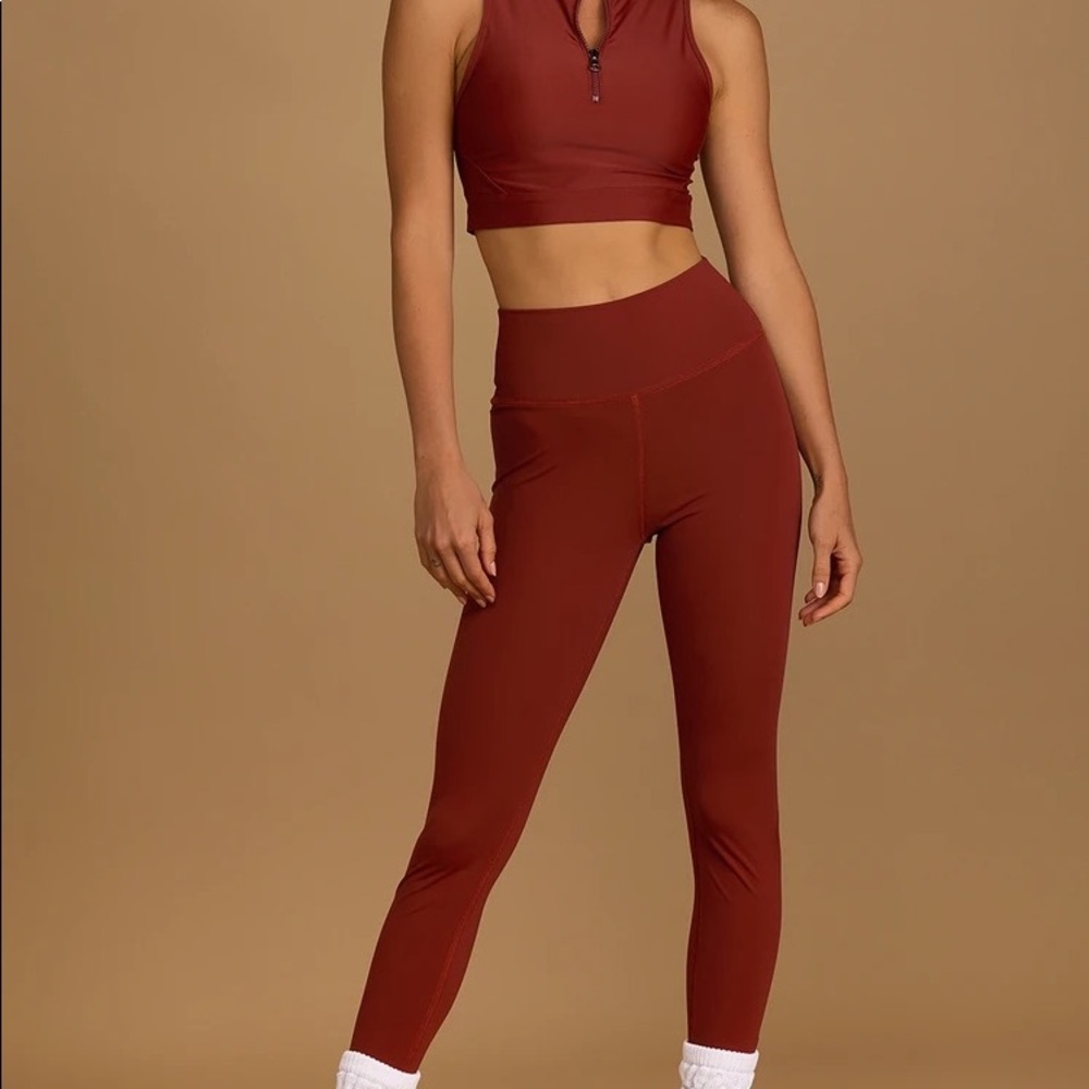 Lulu’s - Rust Red High Waisted Medium Impact Leggings ❤️✨